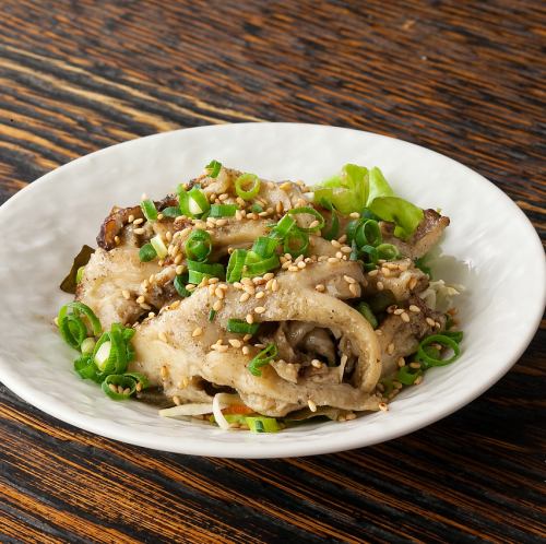 炭火で炙った鶏皮ポン酢