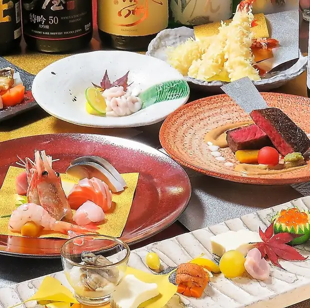 四季折々の旬食材を使用した、こだわりの120分飲み放題付各種ご宴会コース6600円(税込)~。