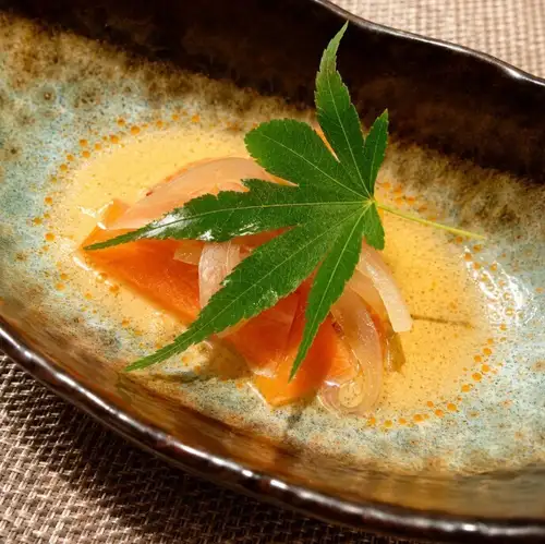 お通しにもこだわり食材を…