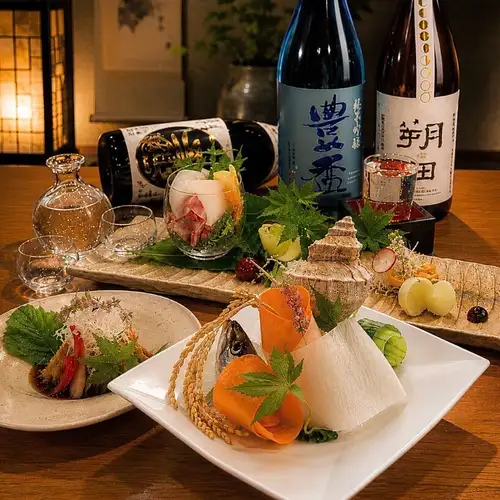 四季折々の旬食材を使用した、こだわりの120分飲み放題付各種ご宴会コース6600円(税込)~。