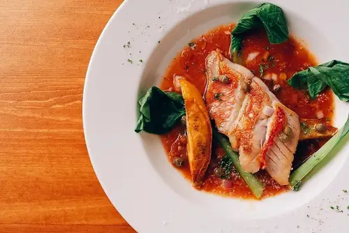 [Homemade Italian food to enjoy in small dishes]