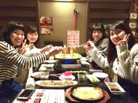 ≪The perfect seat for a small girls' gathering≫ The sunken kotatsu seats with comfortable feet are perfect for banquets♪Enjoy our authentic Korean cuisine and girls' talk!We also offer memorable anniversaries and birthday parties. We will help you! Please feel free to contact us!