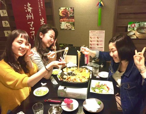 한국 요리로 여자 회가 인기!