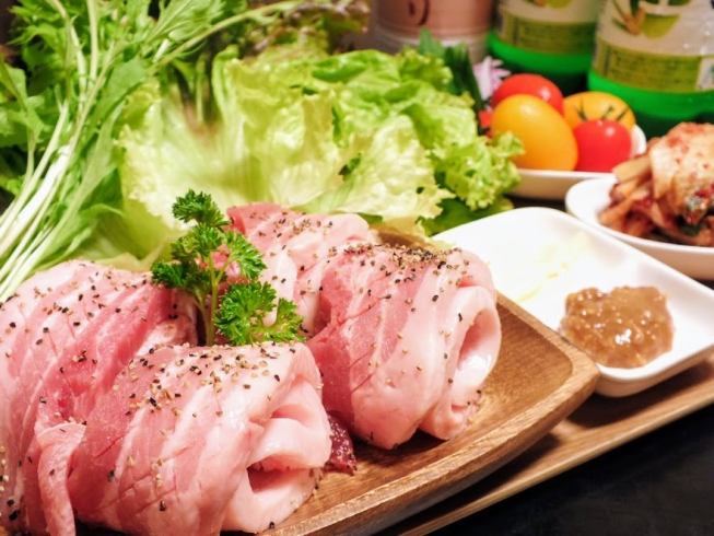 All-you-can-eat samgyeopsal, our most popular course ⇒ 3,000 yen (tax included)