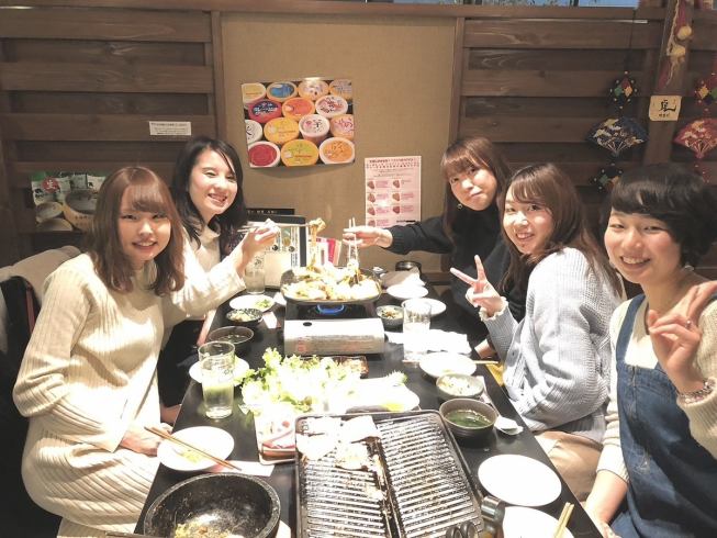 韓国料理で乾杯♪大人気UFOハニーチキン&チーズチャンパで女子会