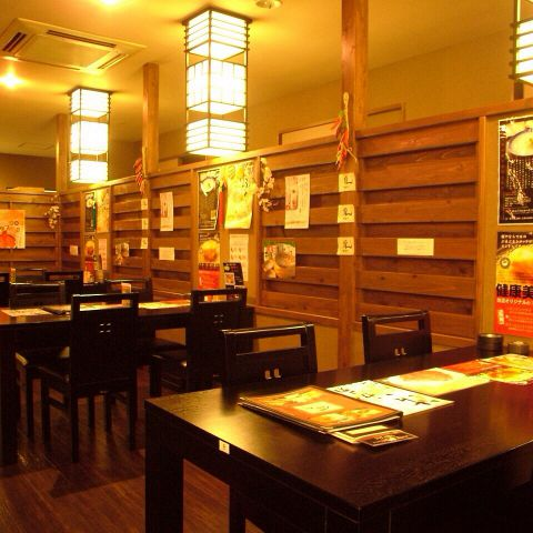 【本場の韓国料理屋である『櫻や』は小人数の女子会&デートにお勧め！】当店のこだわりは店内の水槽からすくいあげる新鮮な魚や農家から直接仕入れる新鮮野菜を使用！美味しい韓国料理や一品料理、櫻やオリジナルカクテルなど、楽しい女子トークやデートをさらに盛り上げる事間違い無し！個室は2名様～ご利用OKです！