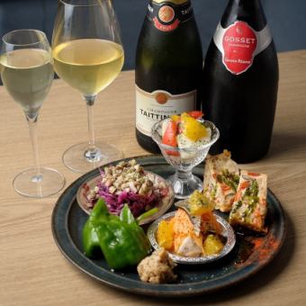 僅限女性團體! 7道菜主廚發辦套餐 + 180分鐘暢飲套餐,原價5000日圓 → 現價4500日元