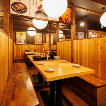 The interior has a Japanese taste inspired by a Japanese yakitori restaurant♪ You can relax in a semi-private room with a calm atmosphere that is gently lit with orange lighting.Because the store is spacious, it can be used by a large number of people.One minute walk from the west exit of Funabashi Station, so it's convenient for meeting and dissolution! Please feel free to stop by.
