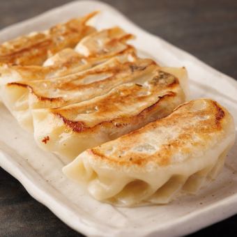 Grilled gyoza (5 pieces)