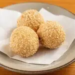 Melt-in-your-mouth black sesame dumplings (3 pieces)
