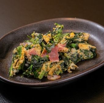ほうれんそうとベーコンのバター炒め