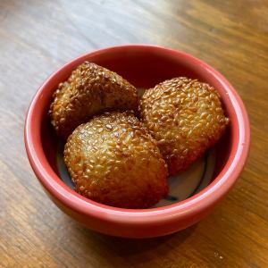 Freshly fried sesame dumplings