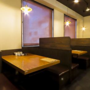 [2 to 4 people] You can enjoy a relaxing meal in box seats with sofa seats on both sides!