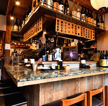 わいわいと賑やかな雰囲気の店内！