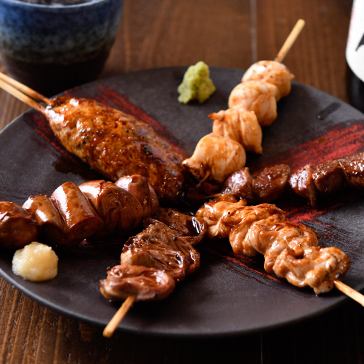 炭火で丁寧に焼き上げた奥深い焼き鳥の旨みとコクを堪能