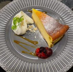 KHAKIのベイクドクラシックチーズケーキ