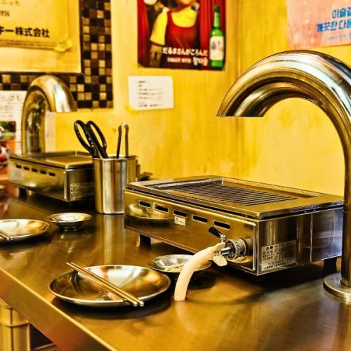 スタッフが焼いてくれるから、手を止めずに会話が楽しめる♪ゆっくり過ごしたい2人におすすめ！