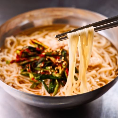 鶏出汁韓国冷麺