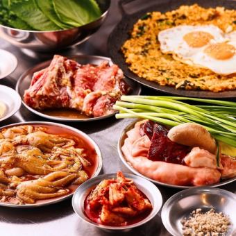 ボリュームたっぷりこだわりの牛ホルモンタレ焼きコース〈13品〉４５００円！