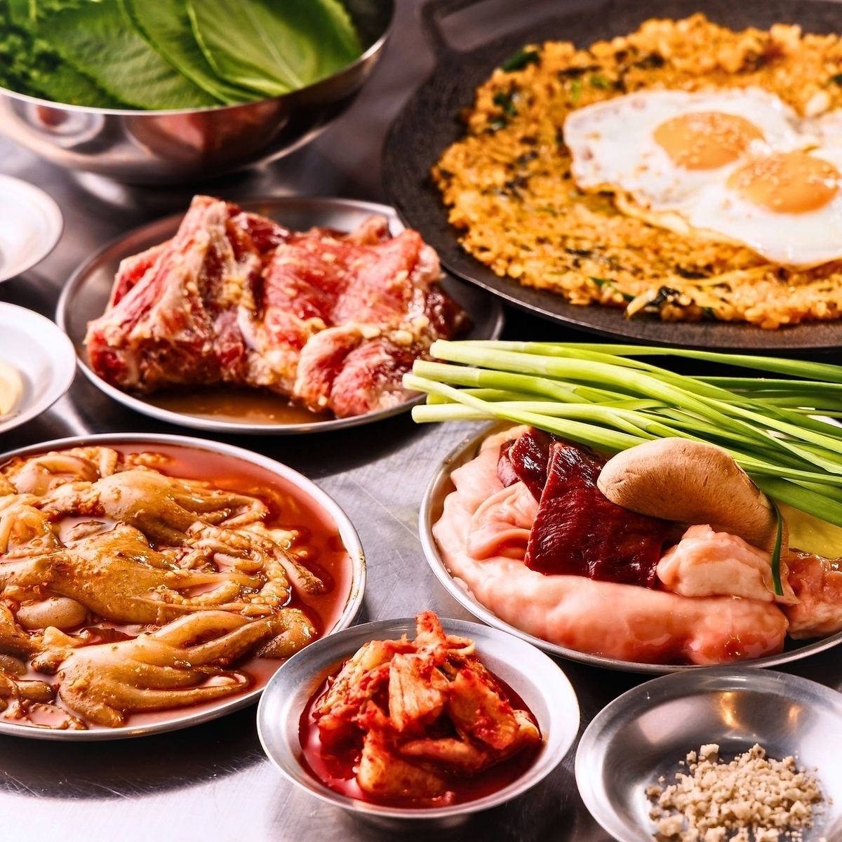 【本格韓国料理】サムギョプサルや冷麺、絶品ホルモン焼きに舌鼓