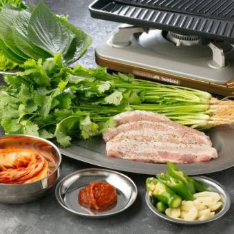 3000日元無限量享用烤五花肉套餐！ *需點一杯飲料。