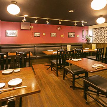 当店には完全個室のお部屋のご用意もございます。貸切は最大40名様でご利用可！カウンターもあるのでお一人様も大歓迎!!飲み放題付きのコース料理などもございますので、会社の宴会や女子会などでのご利用をオススメ◎