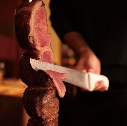 연회 필견! 「숙성 와규 슈라스코 5종 뷔페」눈앞 컷 BBQ 포함 13 3시간 음료 무제한 5700엔