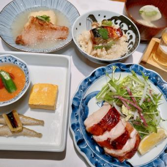 [懷石料理] 烤蛤蜊、時令小菜、生魚片、熱菜、炭火烤肉和魚、米飯