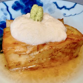 炸茄子，醃製在冰鎮山藥泥中
