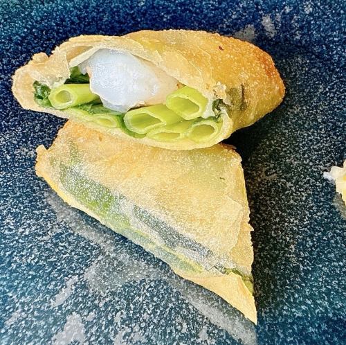 空心菜蝦仁春捲佐檸檬碎和鹽