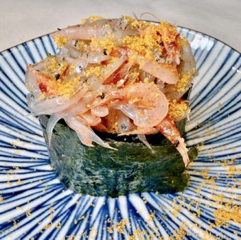 銀魚櫻蝦軍艦壽司佐烏魚籽
