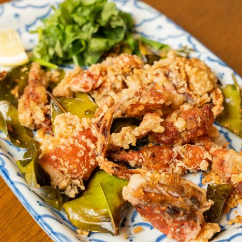 ソフトシェルクラブのニンニク揚げ　～プーニム・トード～