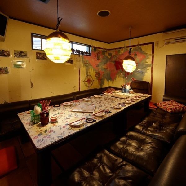 Hearty spicy dishes and a wide variety of alcoholic beverages, including easy-to-drink Asian beers!