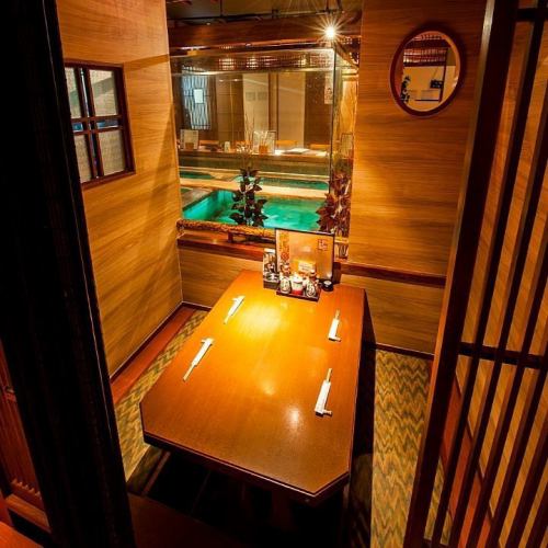 <p>It is a seat that can accommodate up to 4 people and you can see the fish cage! You can see the fresh fish in each season and the fish sent directly from the fishing port, so you can enjoy it when ordering sashimi or dishes.</p>
