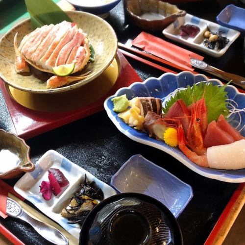 Snow crab set meal (served in the crab shell)