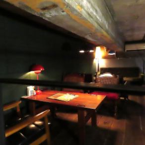 Table seating for 3 to 5 people