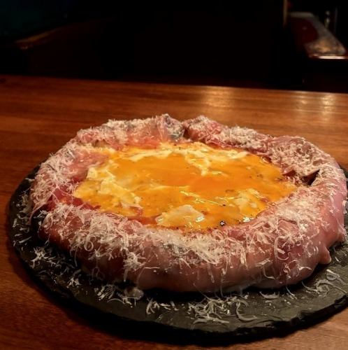 【地元の恵み】地養卵と生ハムのビスマルク