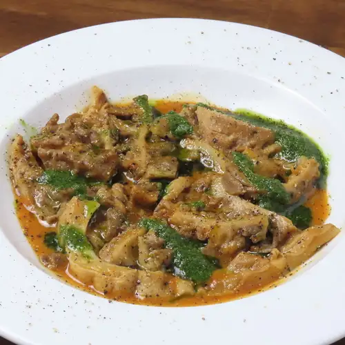Experience the authentic taste of Italian street food! Try "Lampredotto," Florence's soul food, and enjoy the local flavors.