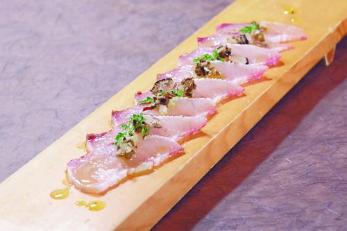 出眾的新鮮度！請享用我們的特色生魚片。