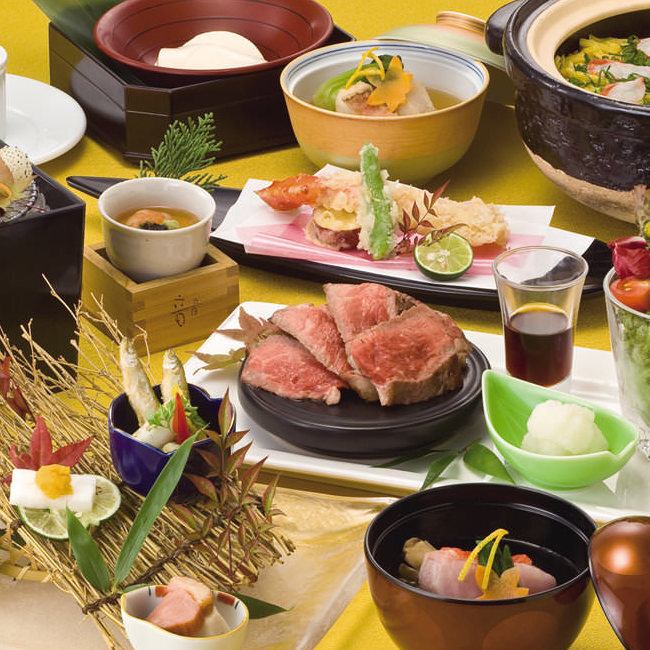 様々な料理を楽しめる特別なコースはクリスマスにもぴったり♪