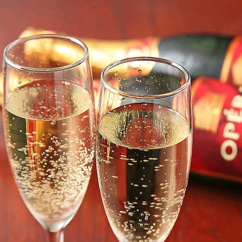 種類豊富なお酒を存分に楽しめる飲み放題！宴会利用におすすめ◎