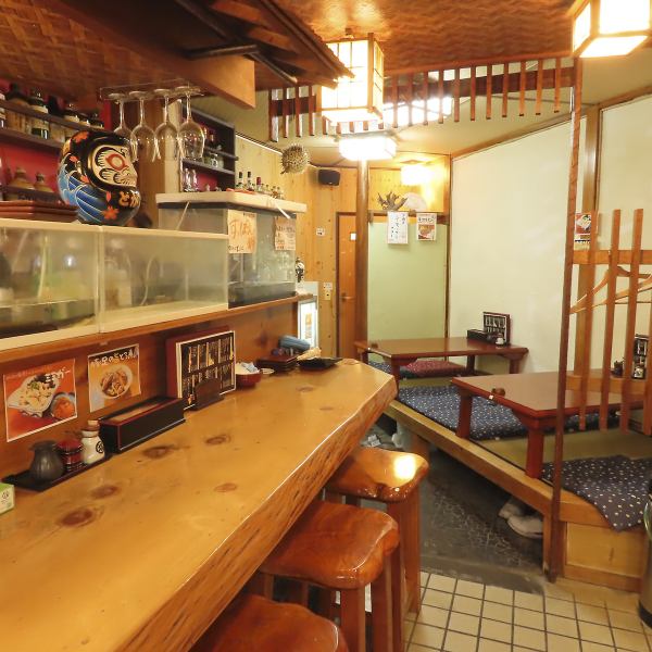 カウンター席をご用意しており、おひとり様でも気軽にふらっと立ち寄りやすい雰囲気です。仕事終わりにちょっと一杯飲みたい時や、美味しい料理を楽しみたい時にぴったりです。リラックスした時間を過ごしながら、美味しい料理とお酒をお楽しみください。