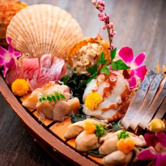 The "5,500 yen (tax included) course of fresh fish and charcoal grilled dishes delivered directly from the source" is made with ingredients that have been delivered that day.