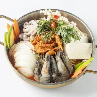【2H飲み放題付】★全6品・5000円→4500円(税込)★韓国絶品鍋料理・三元豚サムギョプサルSETなど