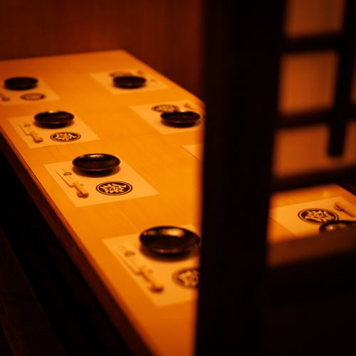 温かな灯りに包まれるほっこり和空間で乾杯！