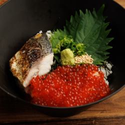 鯖とイクラの混ぜご飯