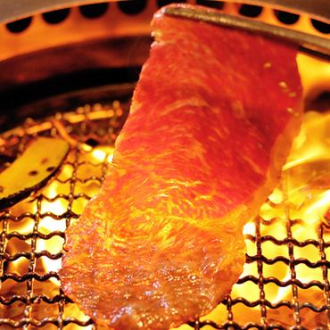 【綠 共9道菜】尾崎牛瘦肉手捲海膽生魚片、菲力三明治、5種尾崎牛、特製炒壽喜燒等。