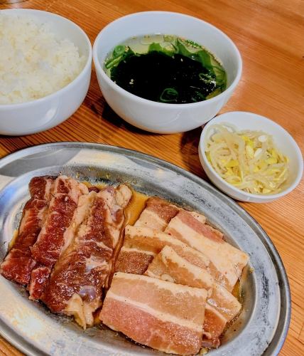 牛カルビ豚カルビ定食