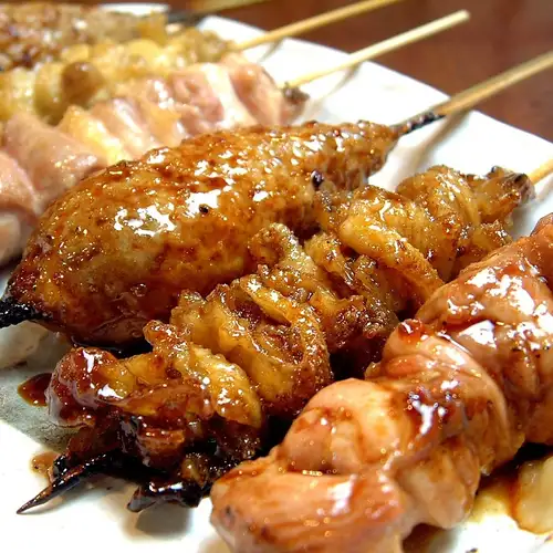 炭火焼鳥＆串揚げが自慢