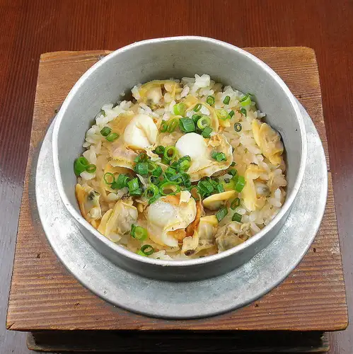 あさりとホタテのバター釜めし
